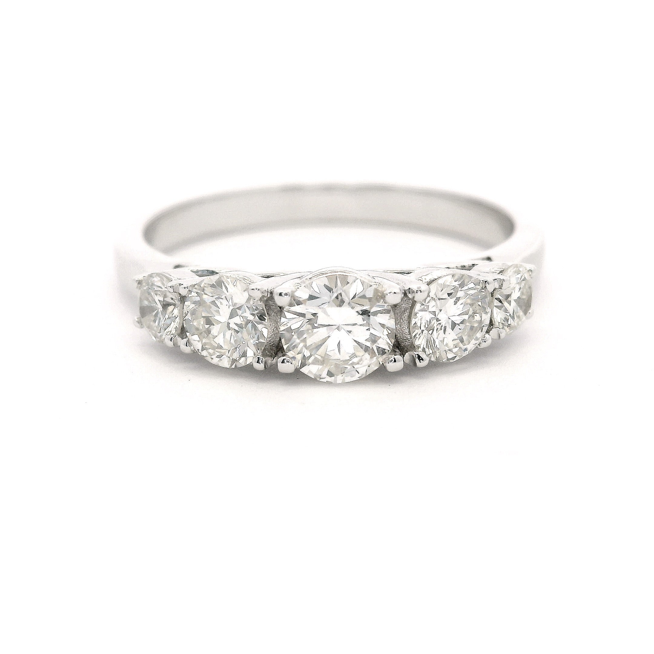 Elegant Diamond Engagement Ring
